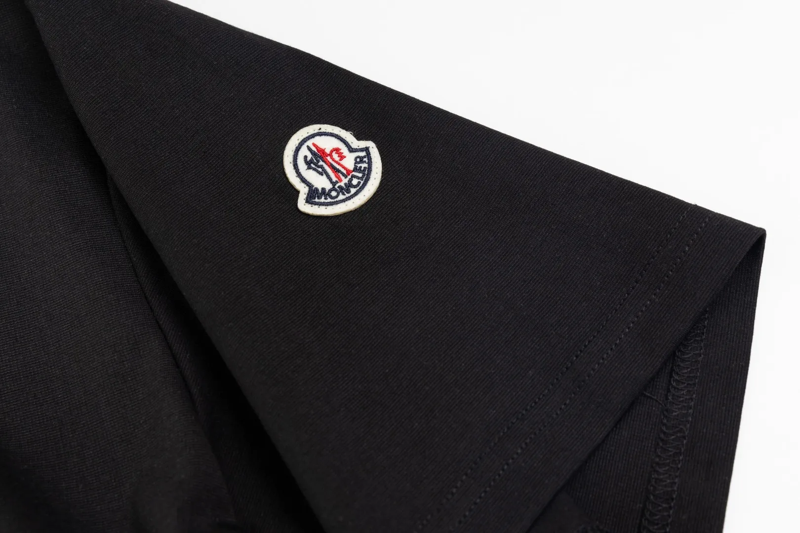 【 MONCLER】 2024 New Arrival Premium LOGO ， Premium ， 230 ， ， ， ！ Same Style ❗️ Same Style， In Stock！ Size：S M L XL XXL ：Black White